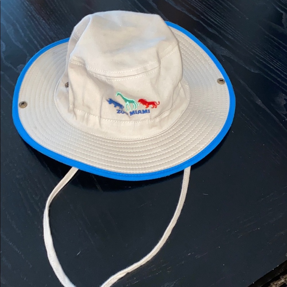 Rare new zoo Miami bucket hat